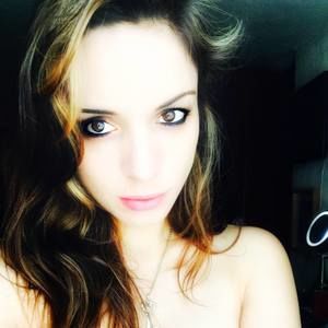 Meet your Posher, Paola l.